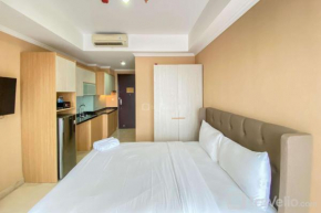Nice Designed and Homey Studio at Menteng Park Apartment By Travelio